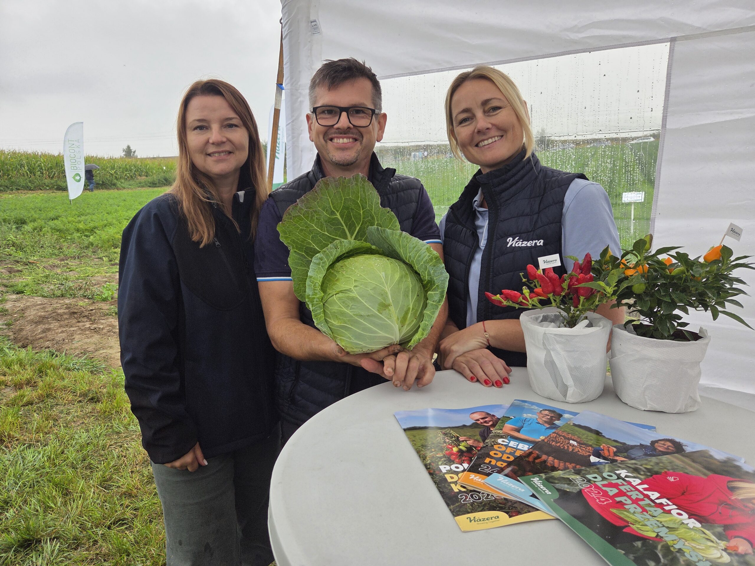 Przedstawiciele firmy Hazera (od lewej) Dorota Wielgat, Piotr Różański i Maria Drosd, fot. PB