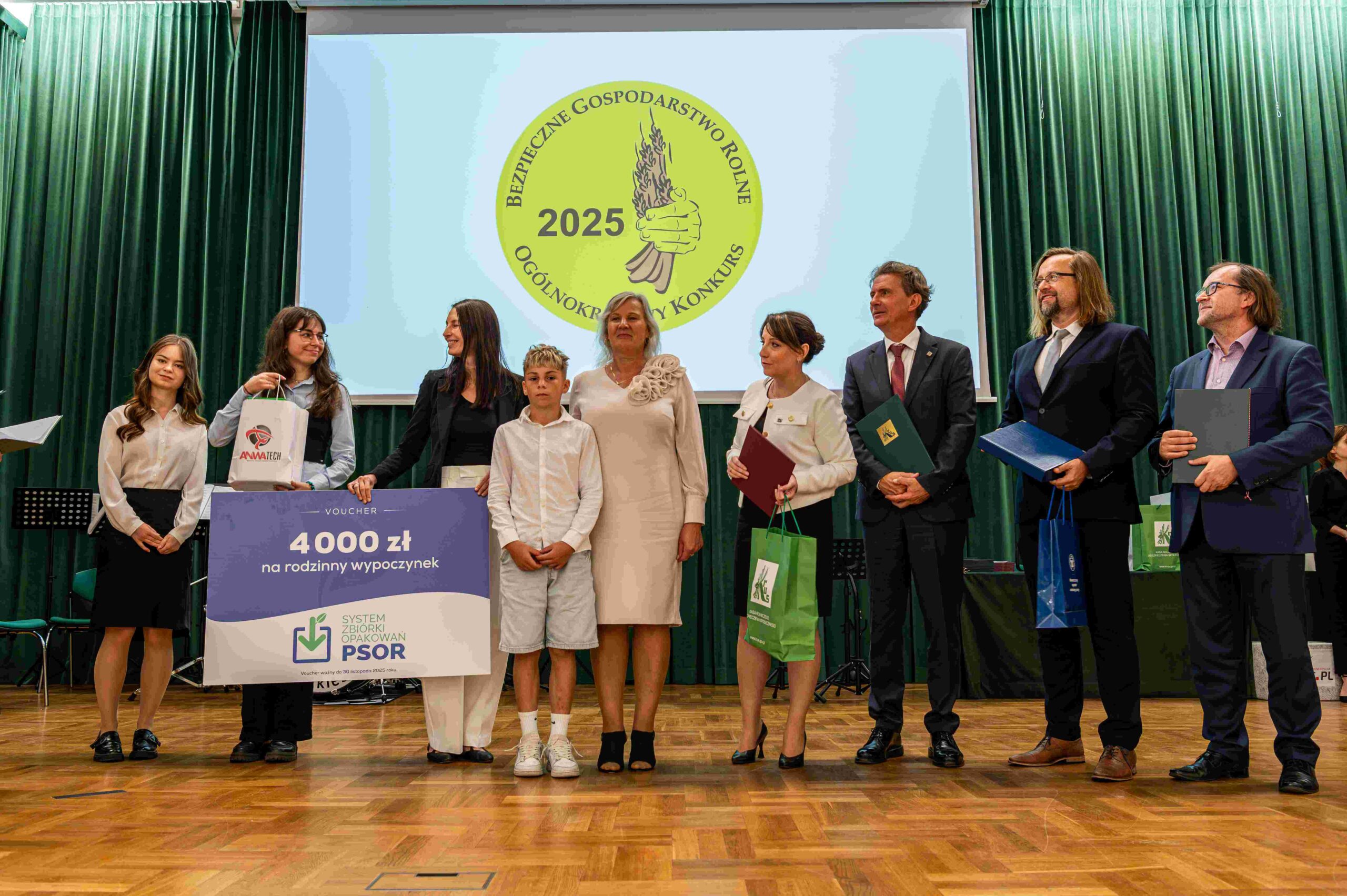 Wręczenie nagród w konkursie PSOR i KRUS, bezpieczne stosowanie środków ochrony roślin