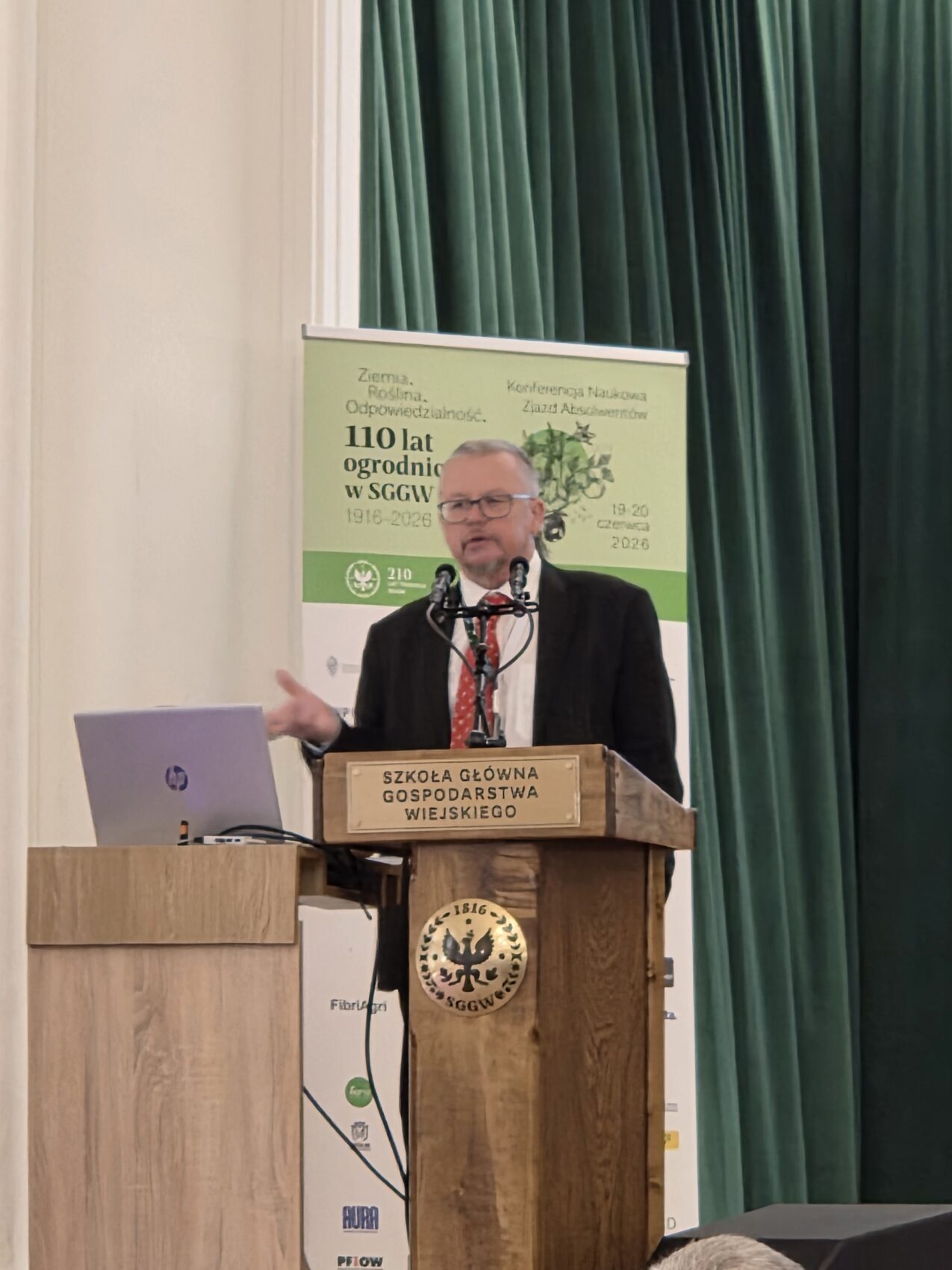 Dr hab. Zbigniew Karaczun, prof. SGGW mówił na temat roli ogrodnictwa w warunkach dynamicznych przemian społecznych, gospodarczych i środowiskowych (fot. AW)